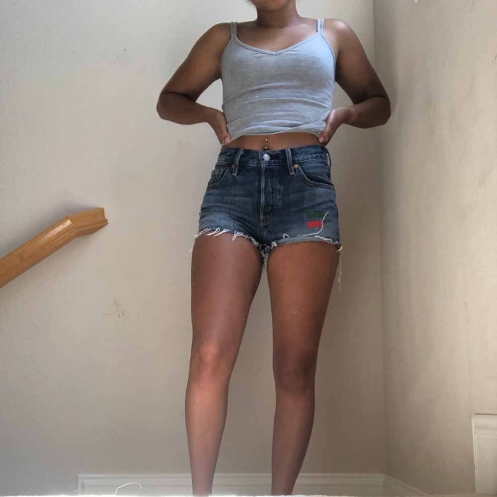 ‼️SOLD‼️Cherry Levi 501 Cutoff Shorts - Picture 1 of 3